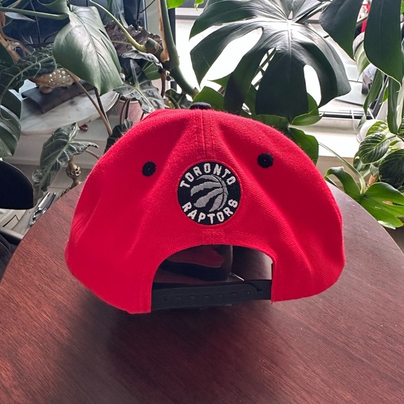 🧢NBA Adidas Toronto Raptors Dragon Year limited Edition Cap - Picture 2 of 9